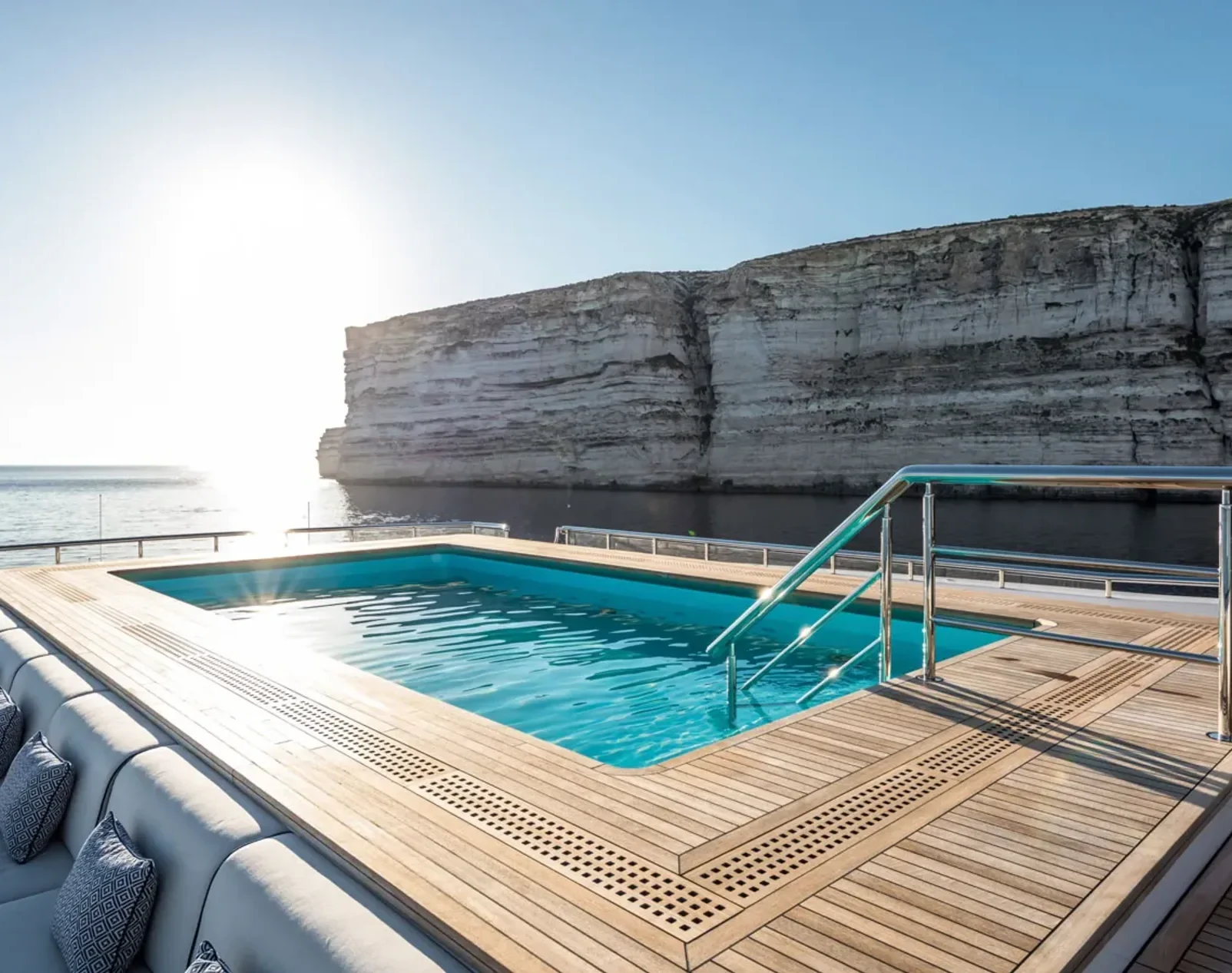 yacht-mar-exterior-03_gekxz6