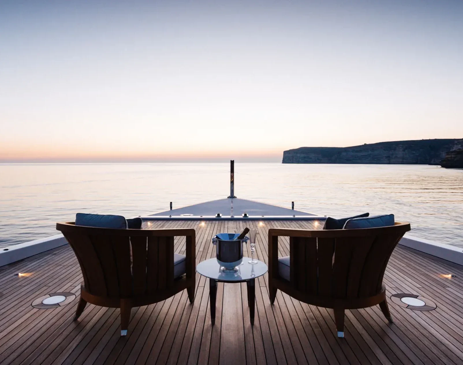 yacht-mar-exterior-06_mcsbzg