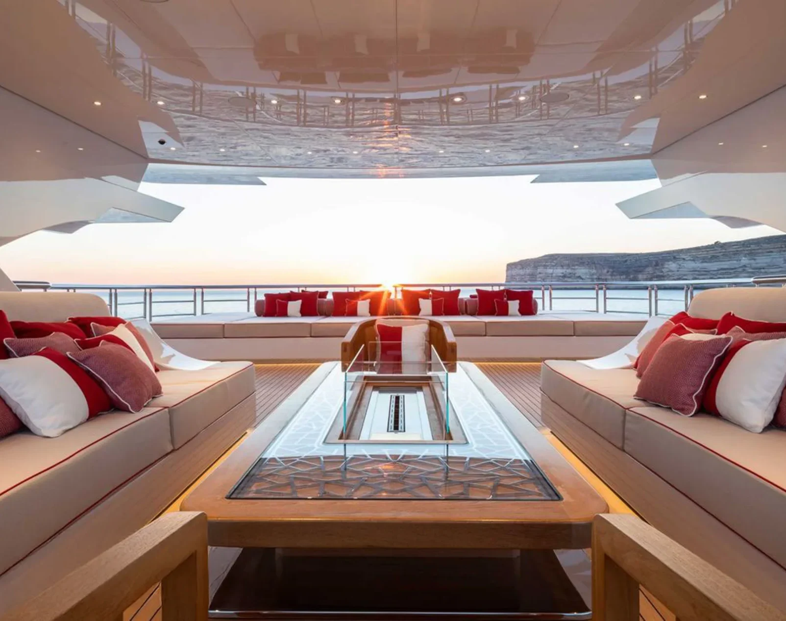 yacht-mar-exterior-09_s9utkd