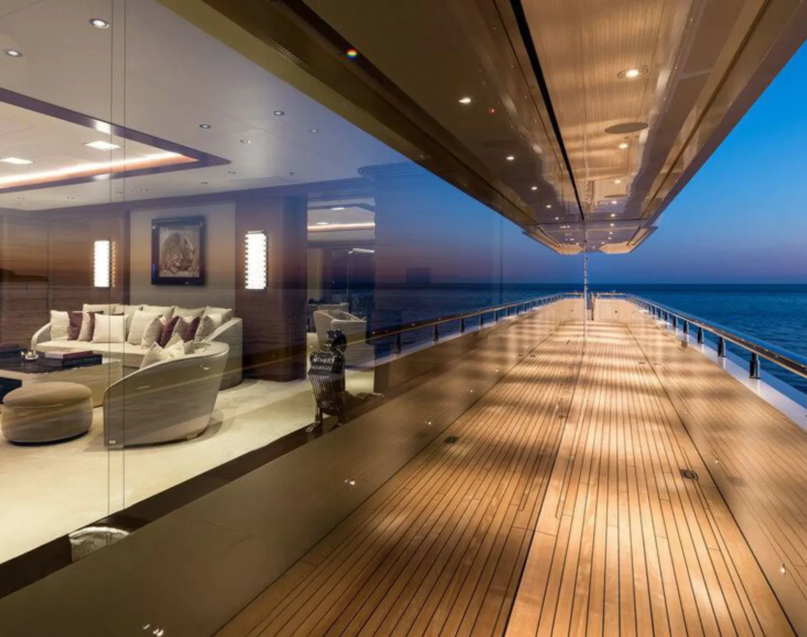 yacht-mar-exterior-10_dr2upb