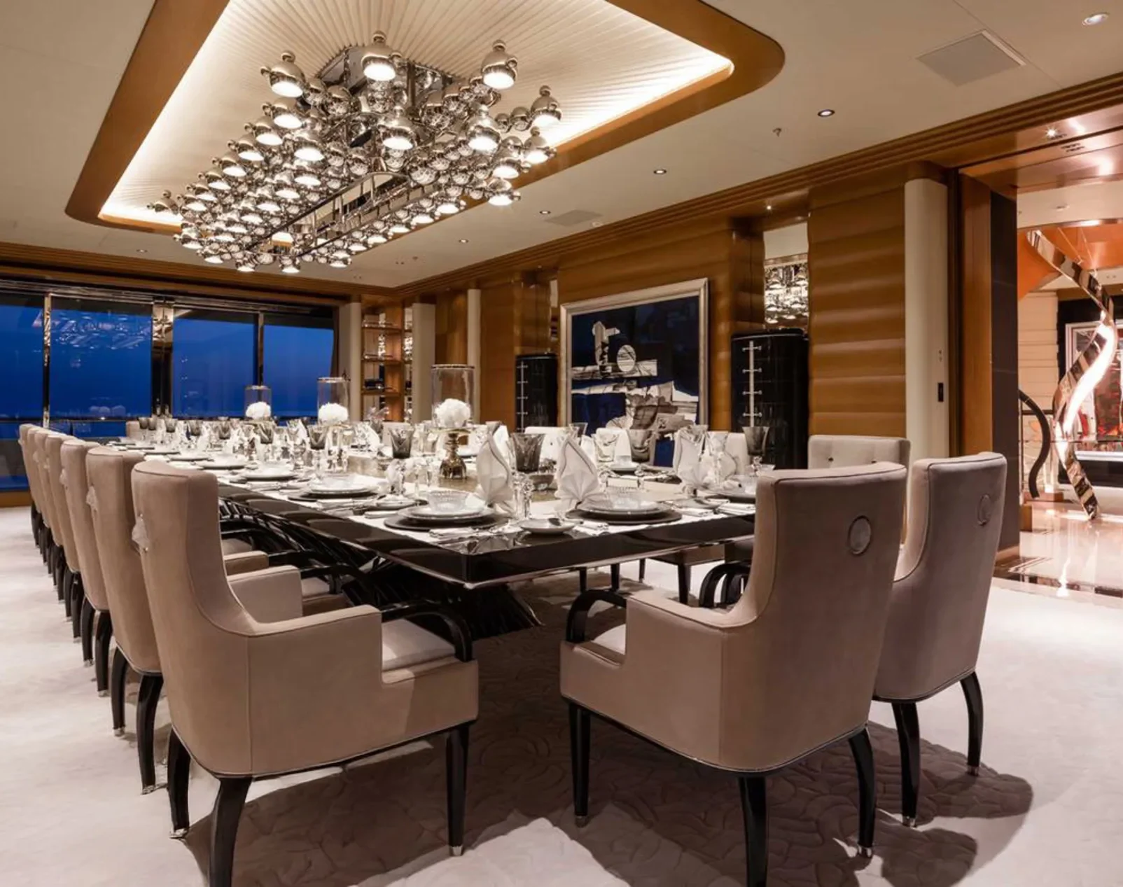 yacht-mar-interior-03_z7ejx5