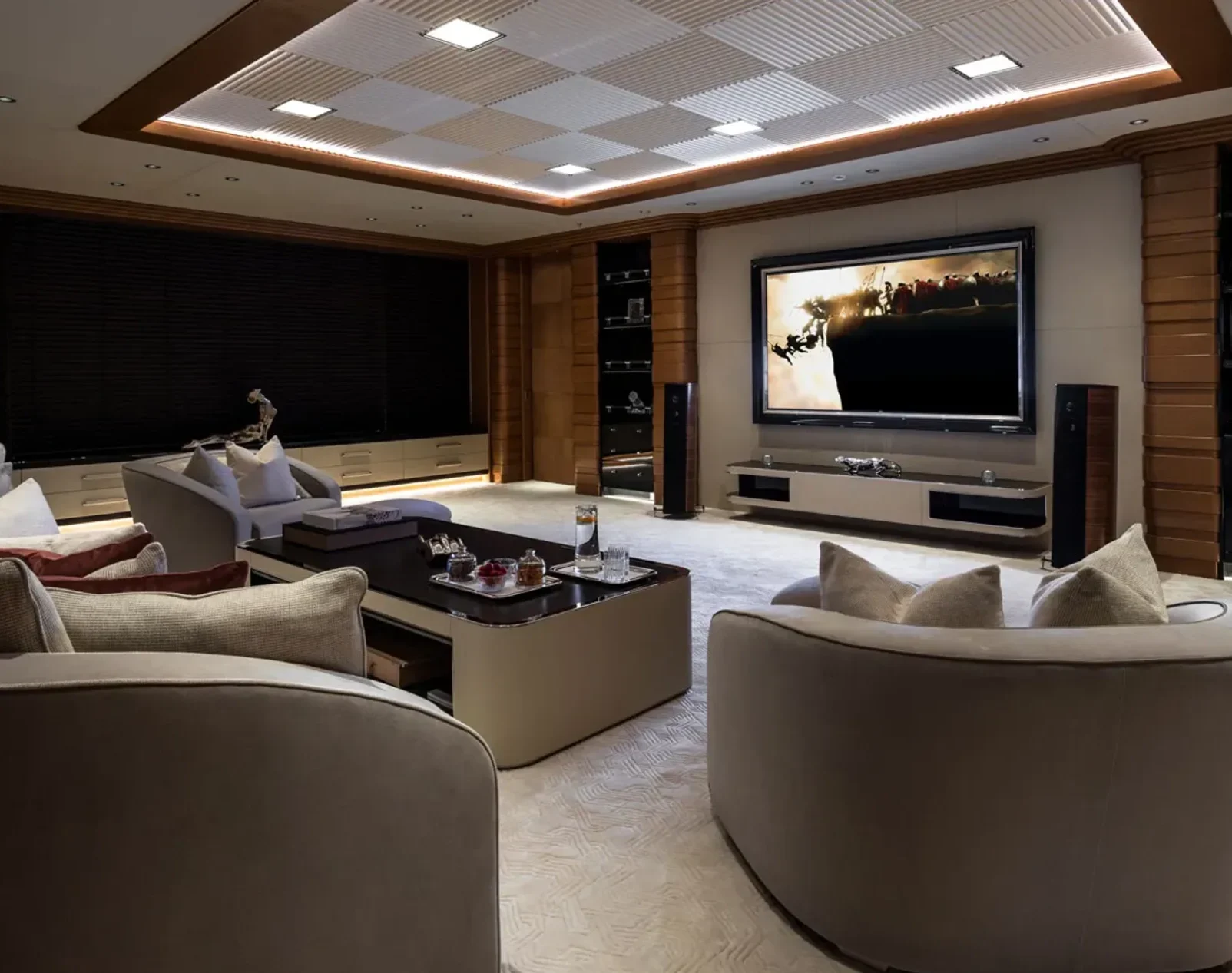 yacht-mar-interior-06_k85sx8