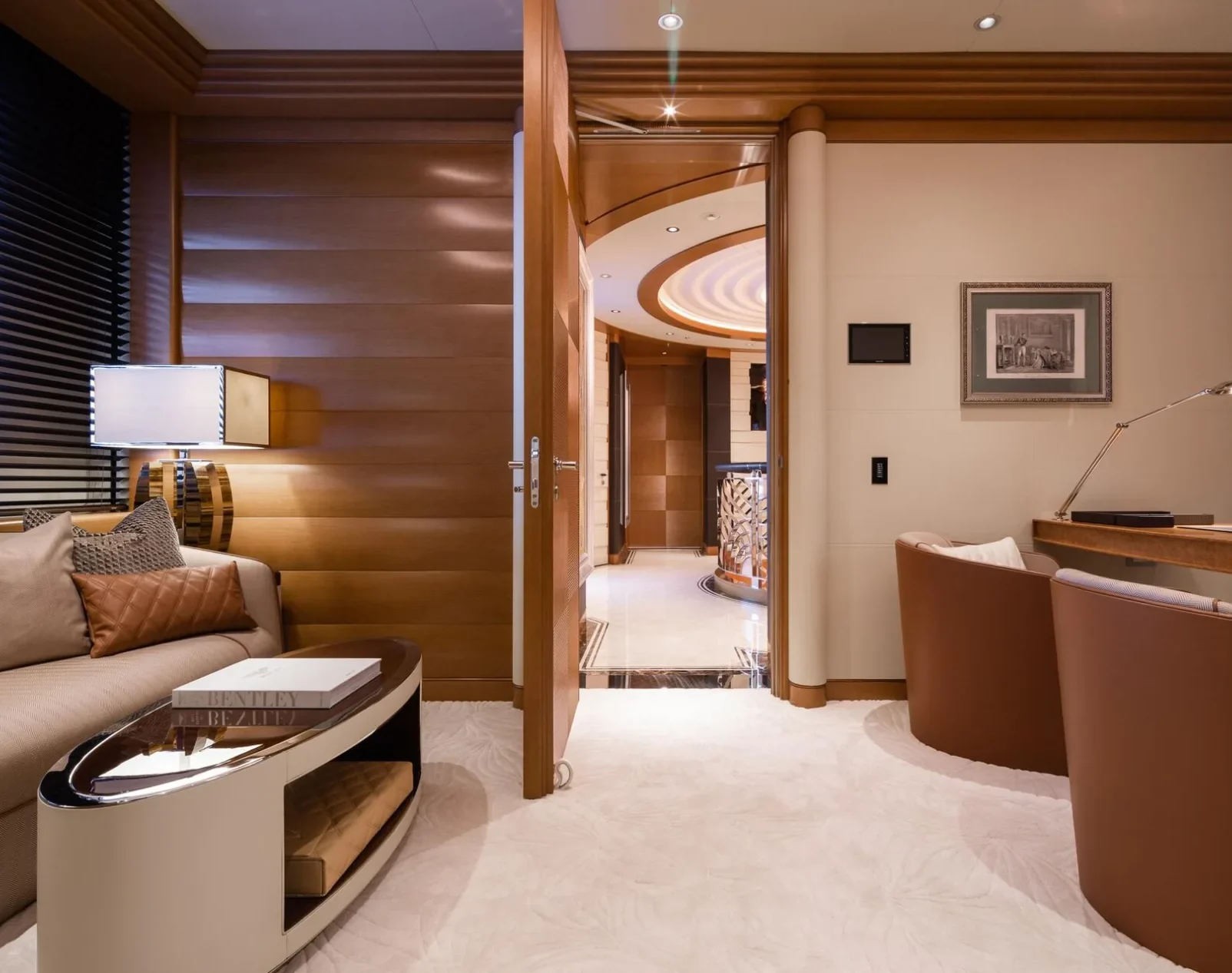 yacht-mar-interior-100_hbllpx