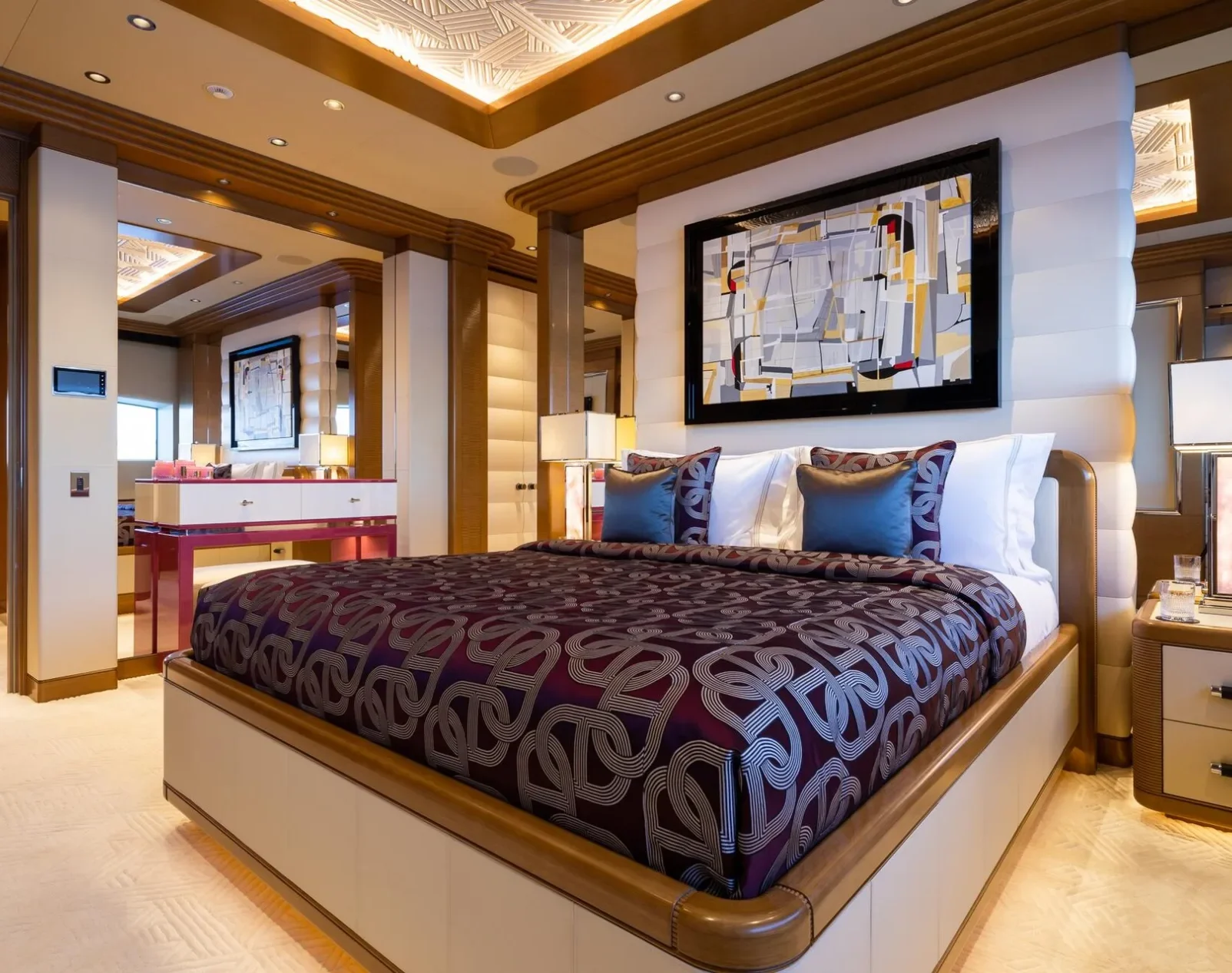 yacht-mar-interior-101_zed6bu