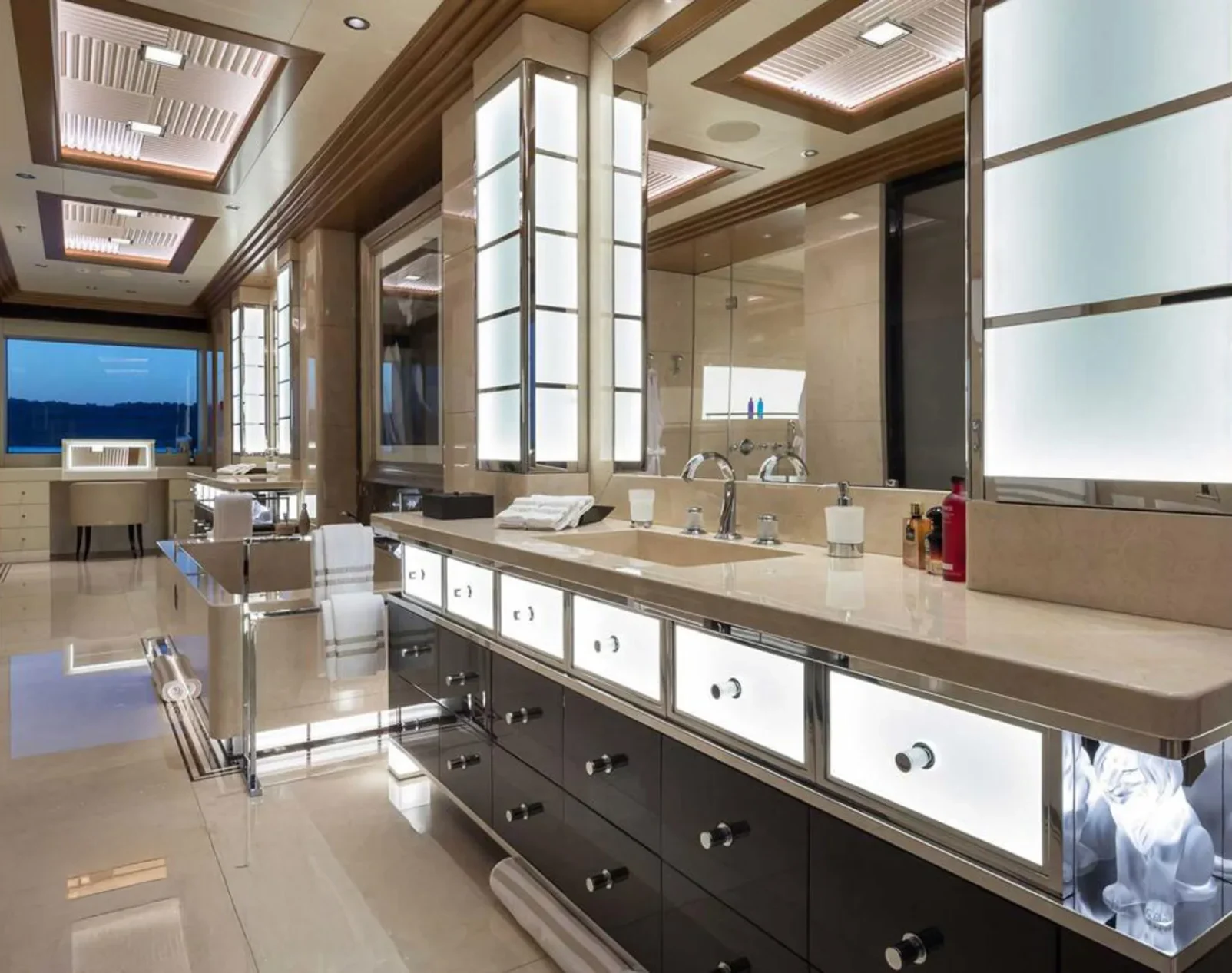 yacht-mar-interior-14_vu2orr